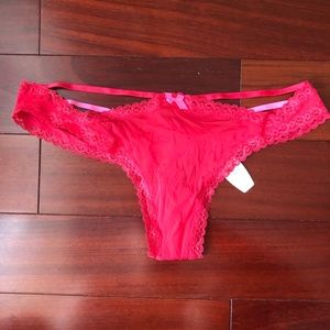 NWT Victoria’s Secret Strappy Thong! 🌹